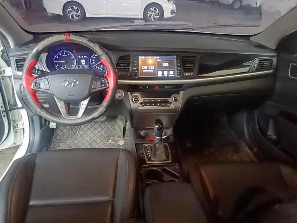 Hyundai Mistra — фото 10
