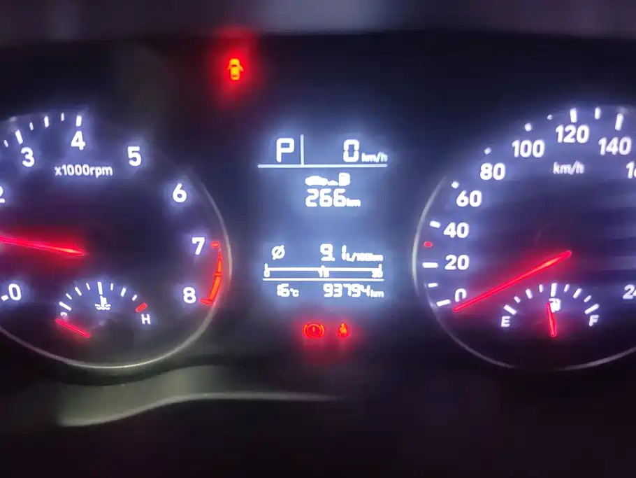Hyundai Elantra — фото 14