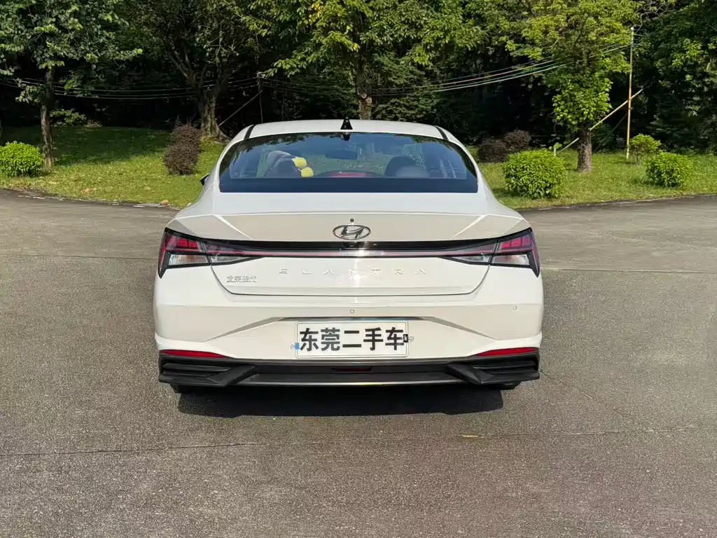 Hyundai Elantra — фото 13