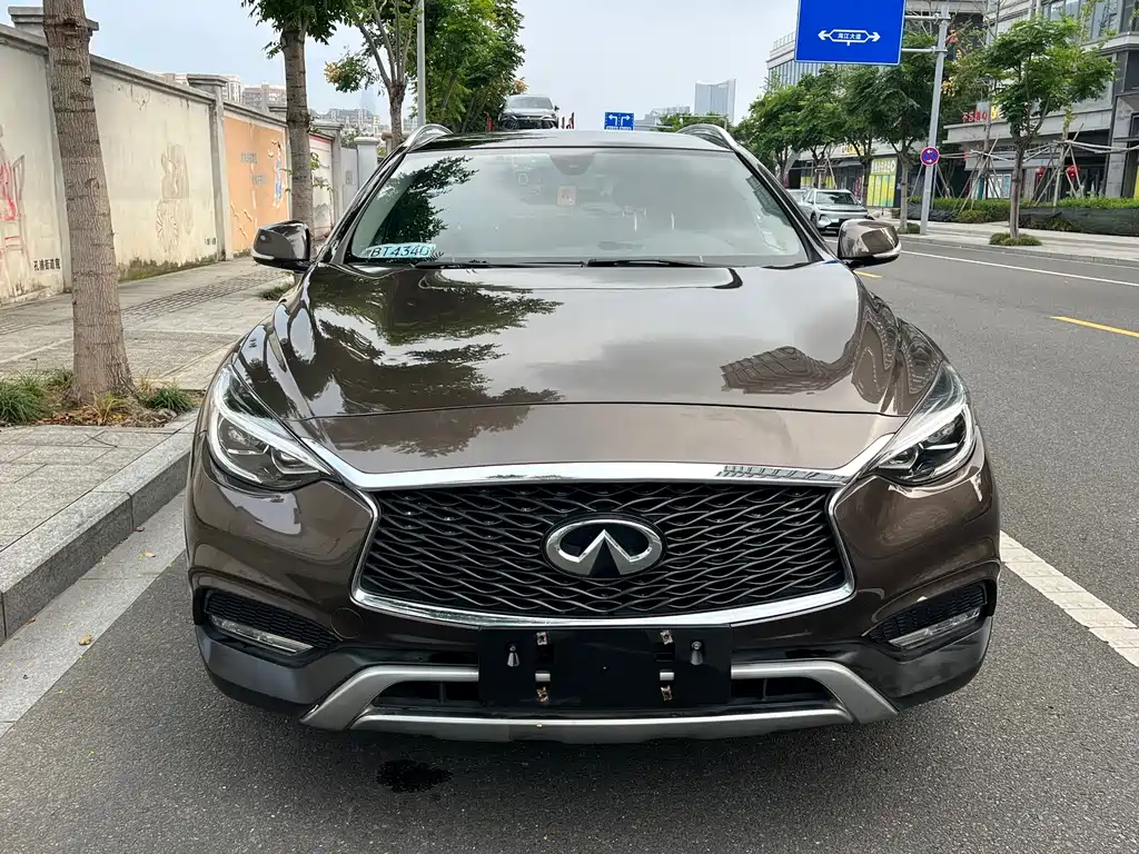 Infiniti QX30 — фото 2