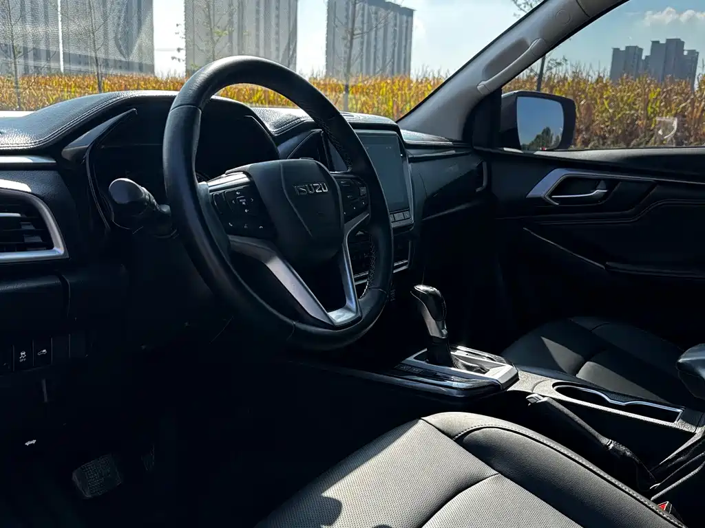 Isuzu D-MAX — фото 2