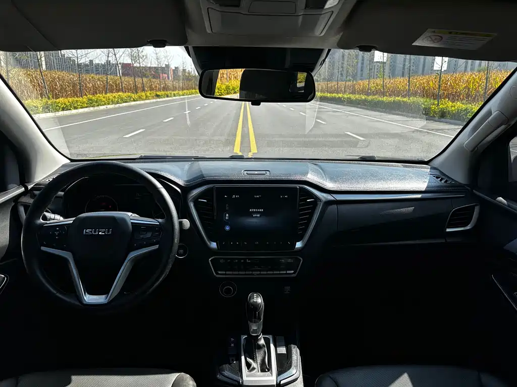 Isuzu D-MAX — фото 3