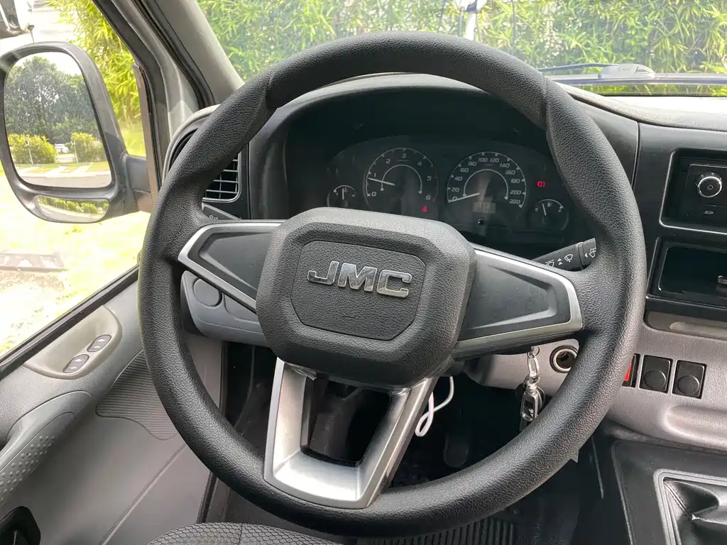 JMC Tesla — фото 11