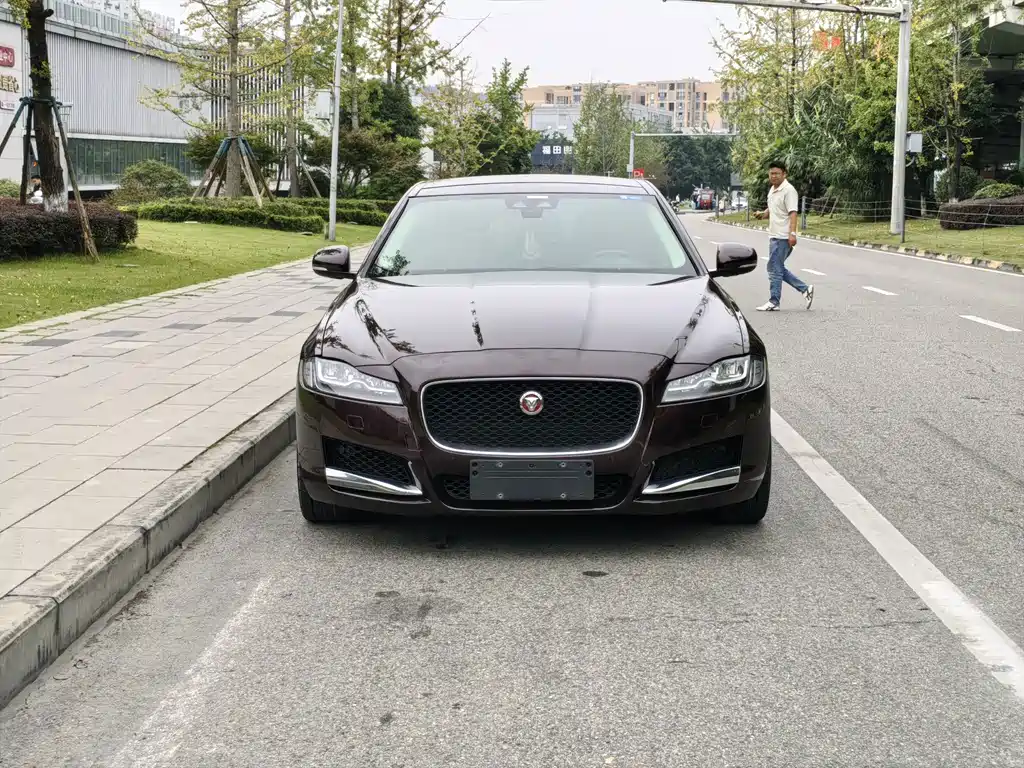 Jaguar XFL — фото 2