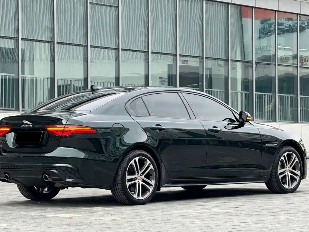 Jaguar XEL — фото 10