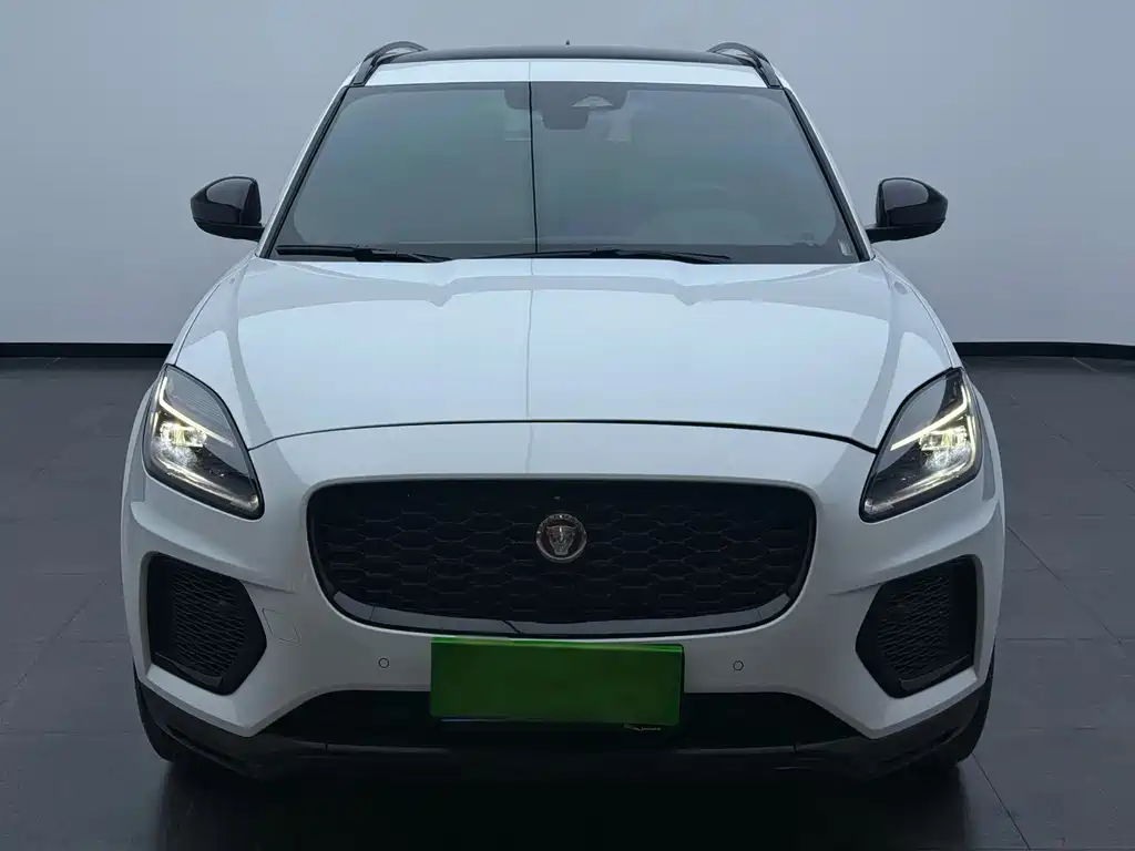 Jaguar E-PACE — фото 2
