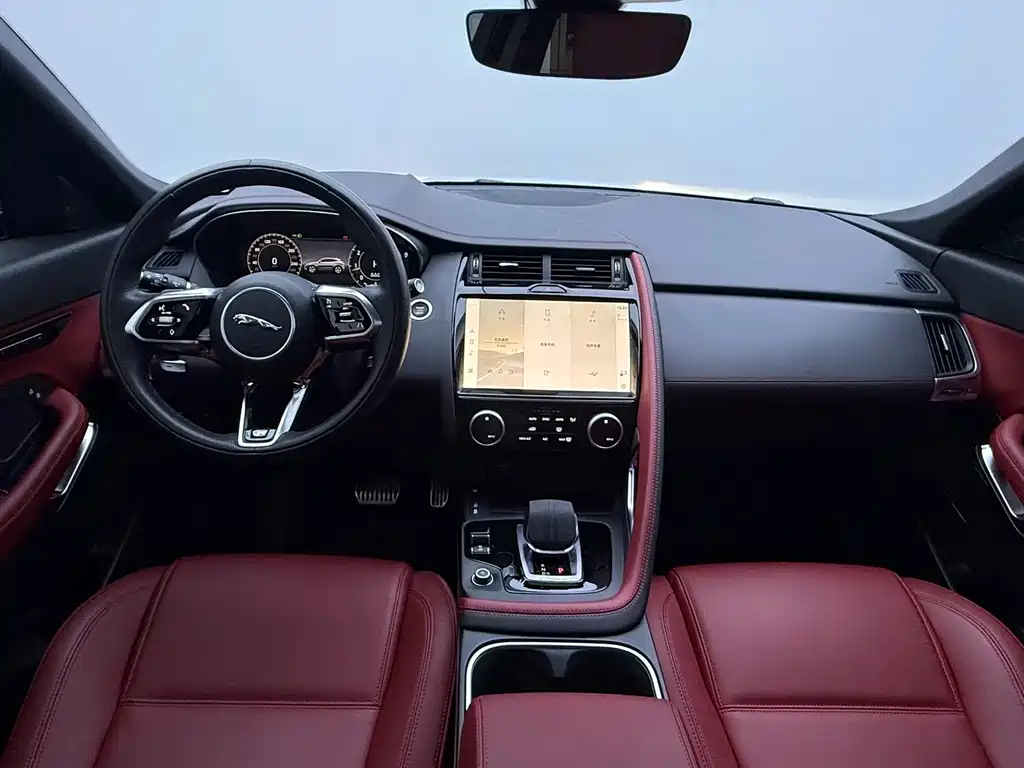 Jaguar E-PACE — фото 5