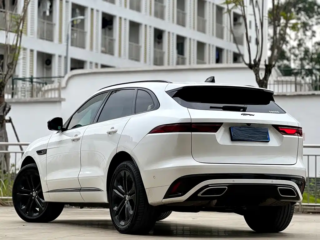 Jaguar F-PACE — фото 4