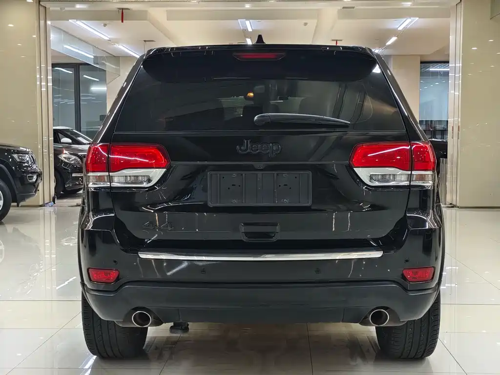 Jeep Grand Cherokee (Import) — фото 16
