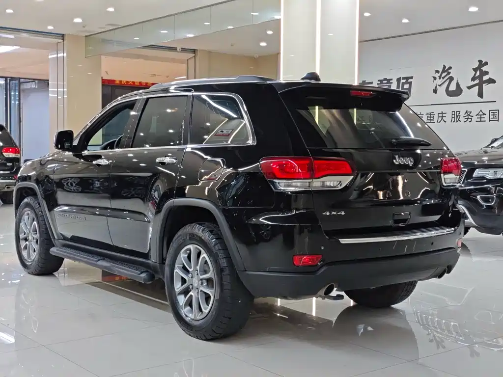 Jeep Grand Cherokee (Import) — фото 15