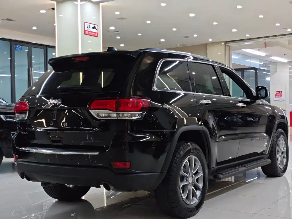 Jeep Grand Cherokee (Import) — фото 17