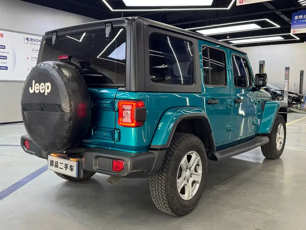 Jeep Wrangler — фото 5