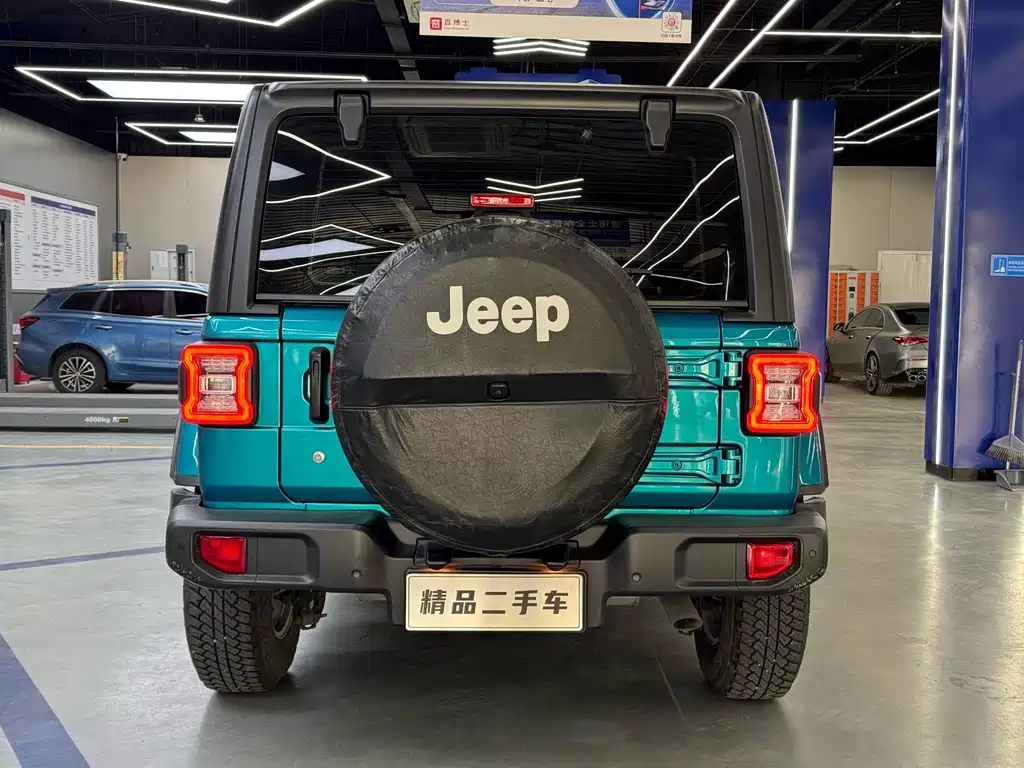 Jeep Wrangler — фото 9