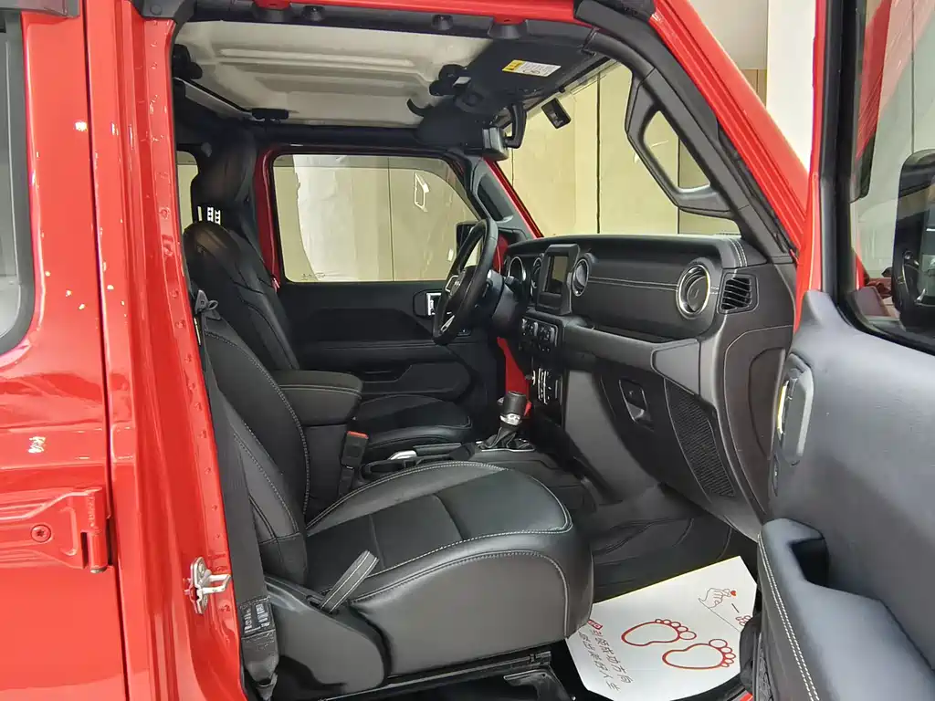 Jeep Wrangler — фото 11