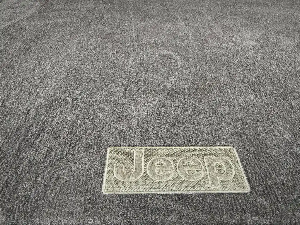 Jeep Wrangler — фото 40
