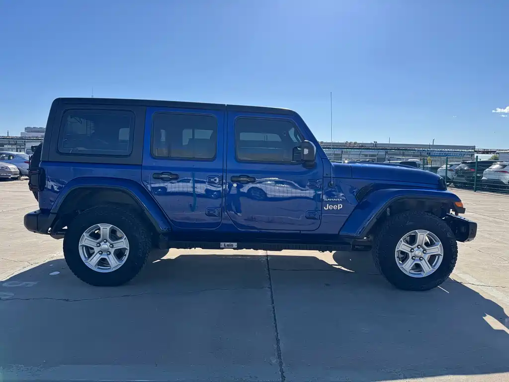 Jeep Wrangler — фото 4