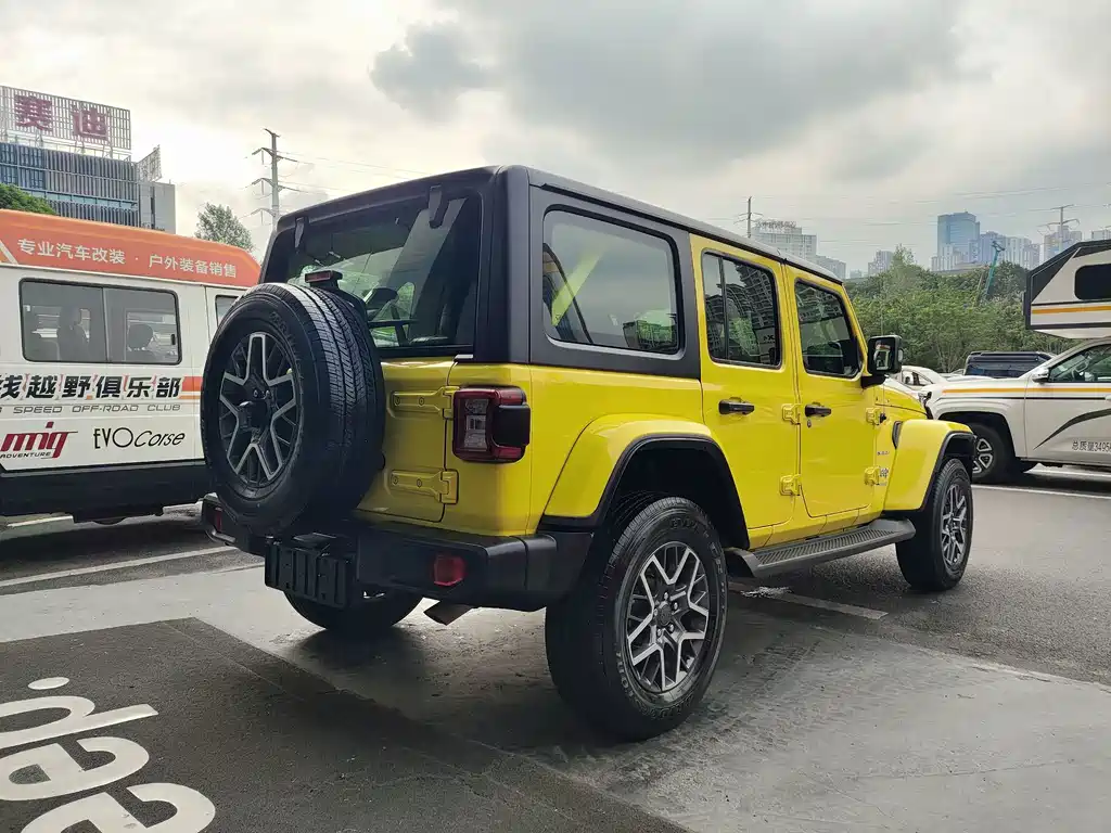 Jeep Wrangler PHEV — фото 17