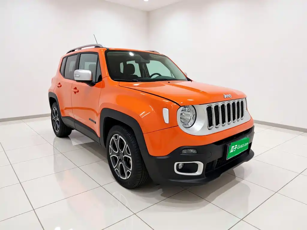 Jeep Renegade — фото 3