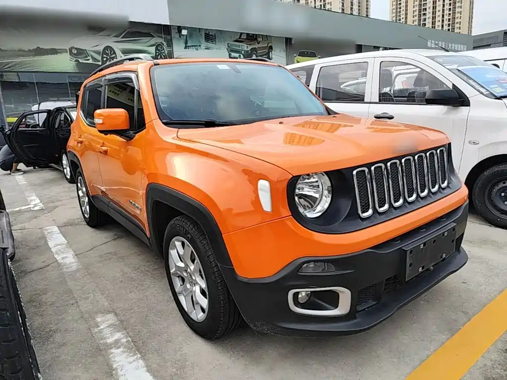 Jeep Renegade — фото 4