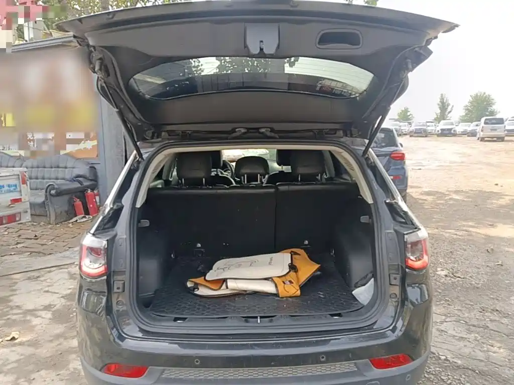Jeep Compass — фото 19