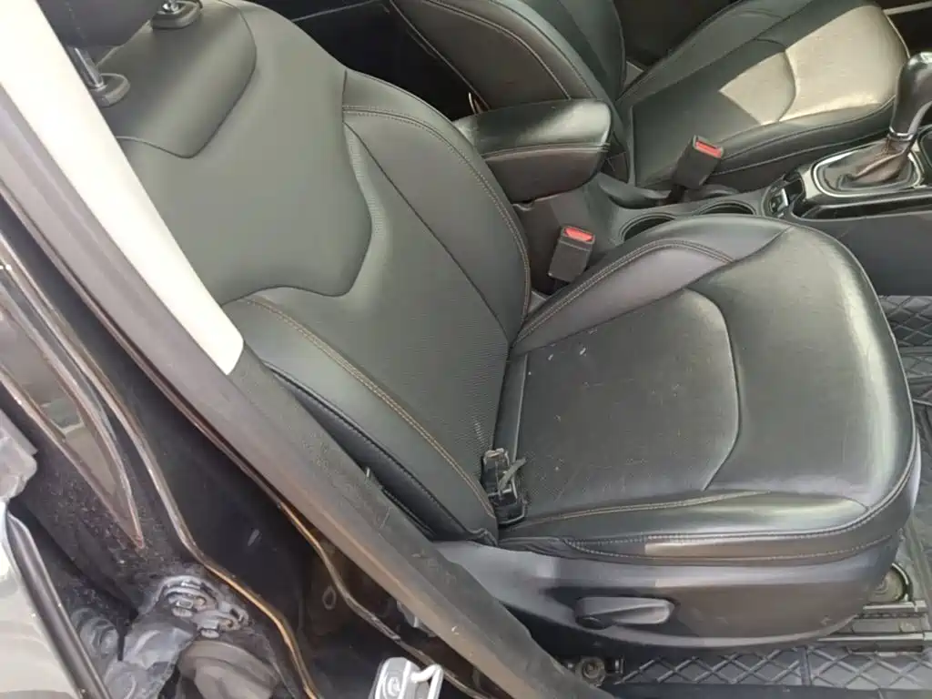 Jeep Compass — фото 25