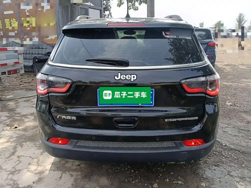 Jeep Compass — фото 6