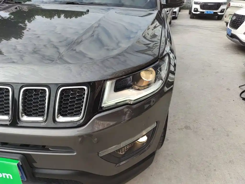 Jeep Compass — фото 24