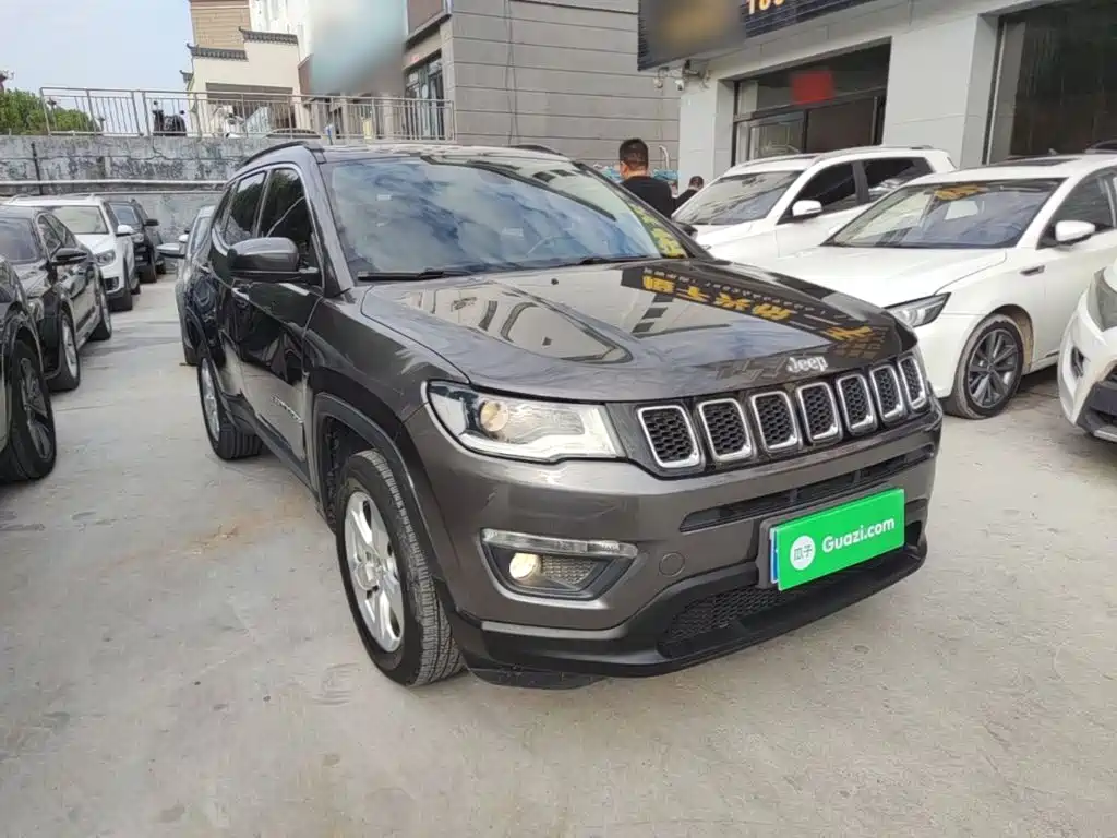 Jeep Compass — фото 4