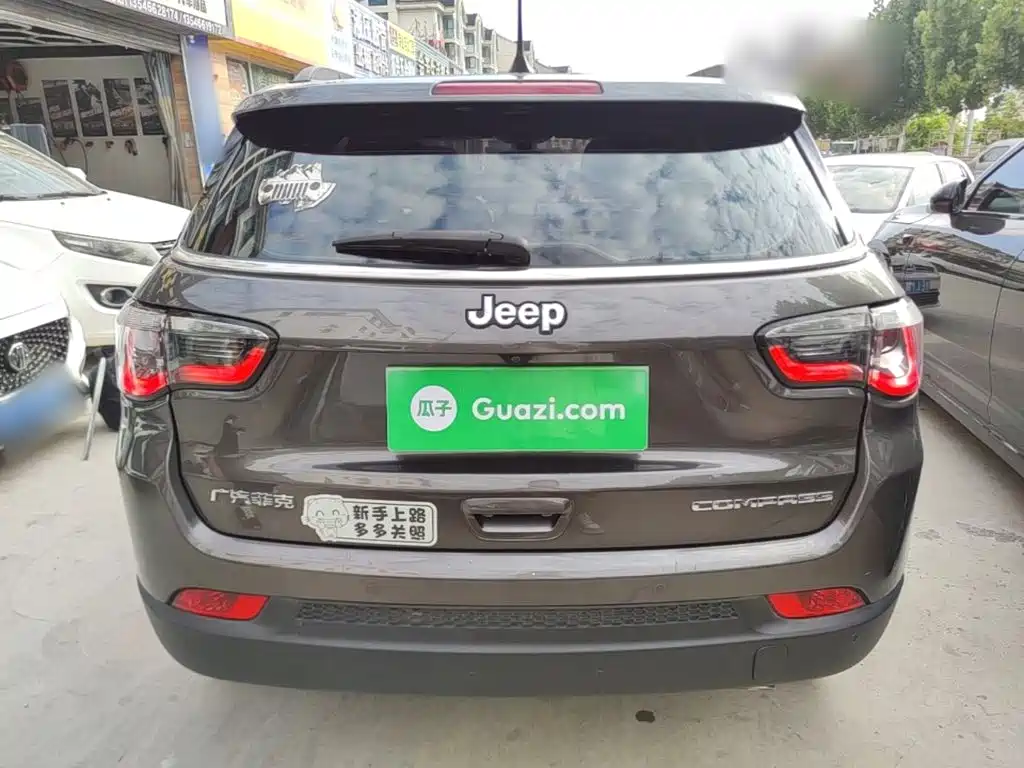 Jeep Compass — фото 6