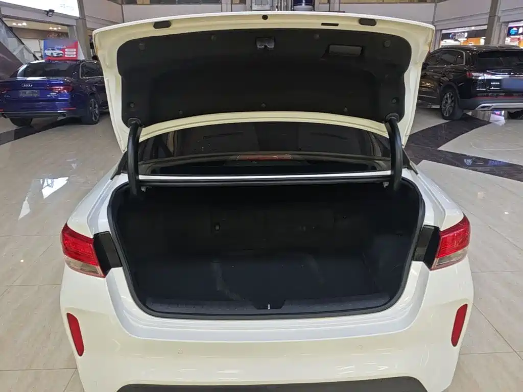 Kia K5 New Energy — фото 19