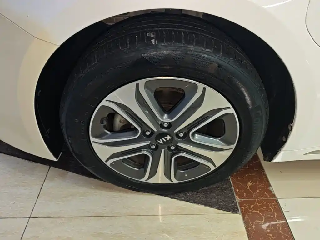Kia K5 New Energy — фото 23