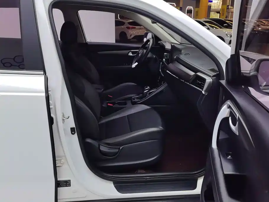 Kia Sportage — фото 8