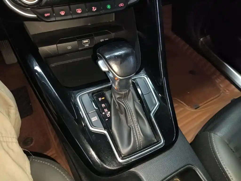 Kia Sportage — фото 14