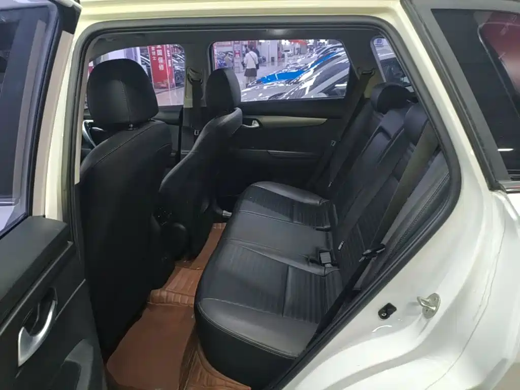 Kia Sportage — фото 17