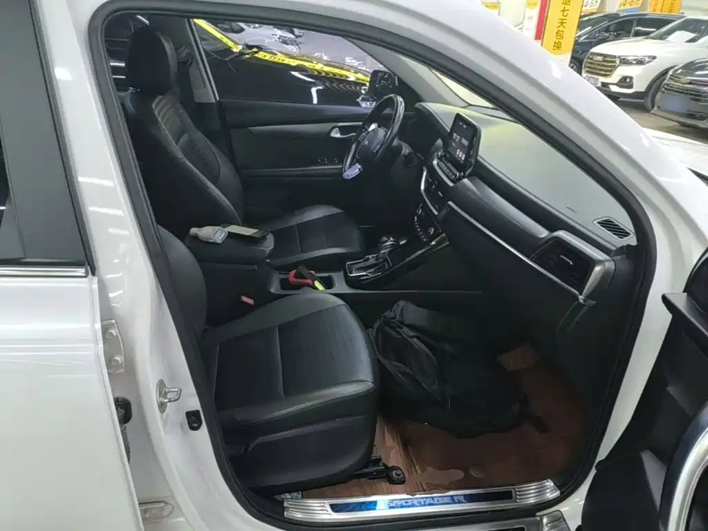 Kia Sportage — фото 25