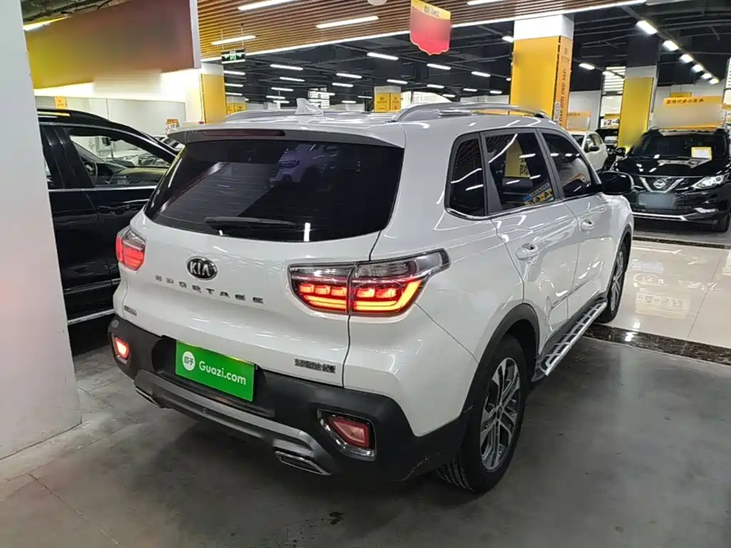 Kia Sportage — фото 7