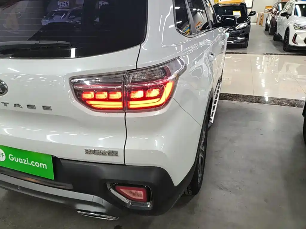 Kia Sportage — фото 8