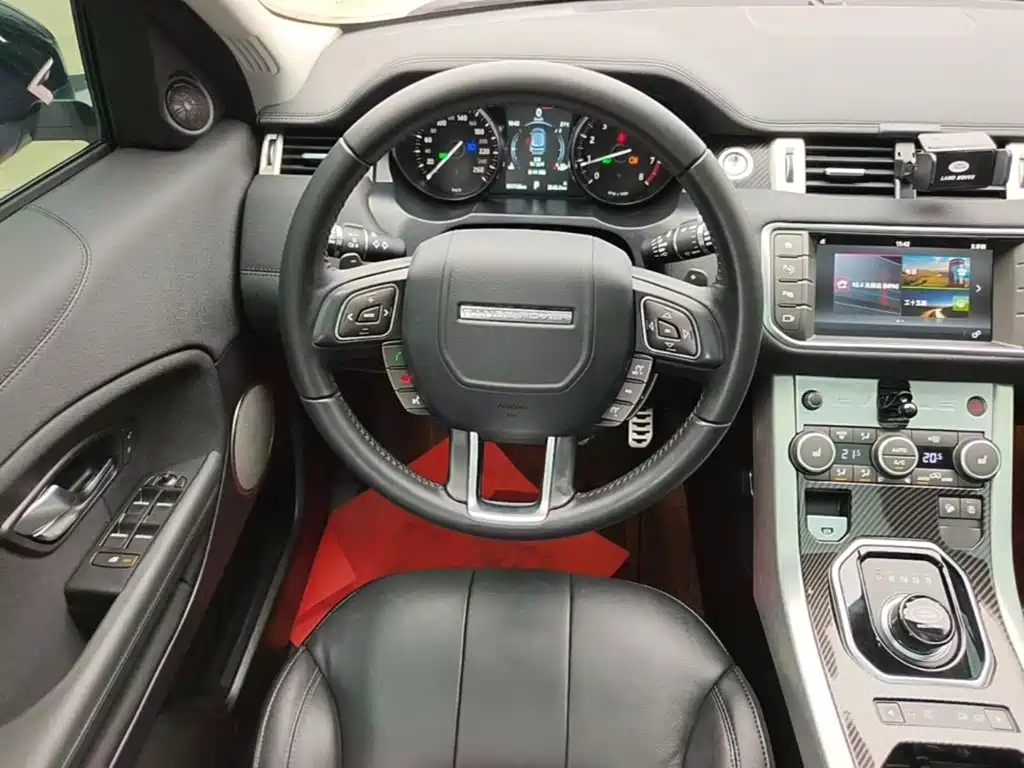 Land Rover Evoque — фото 11