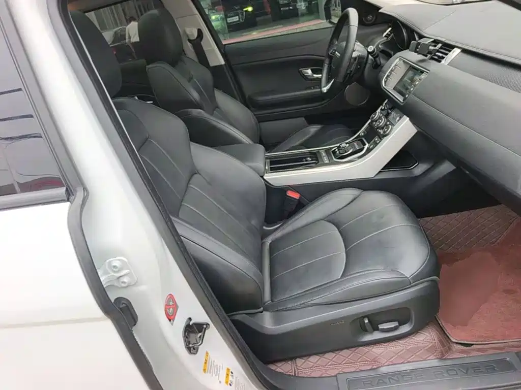 Land Rover Evoque — фото 25