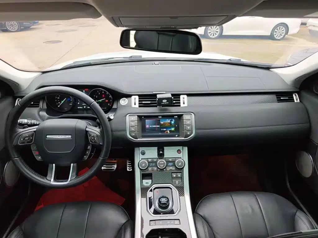 Land Rover Evoque — фото 10