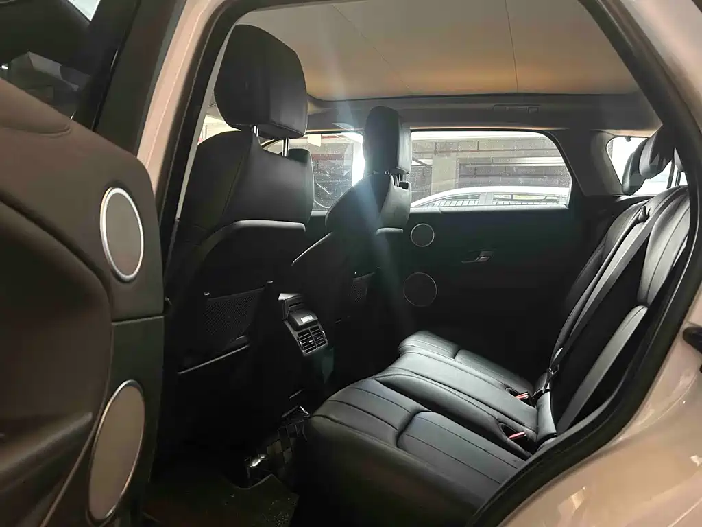 Land Rover Evoque — фото 4