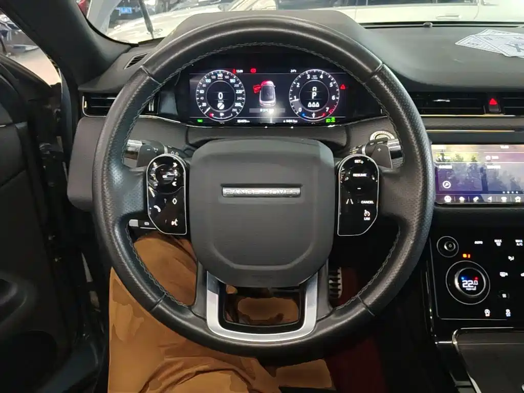 Land Rover Evoque — фото 11