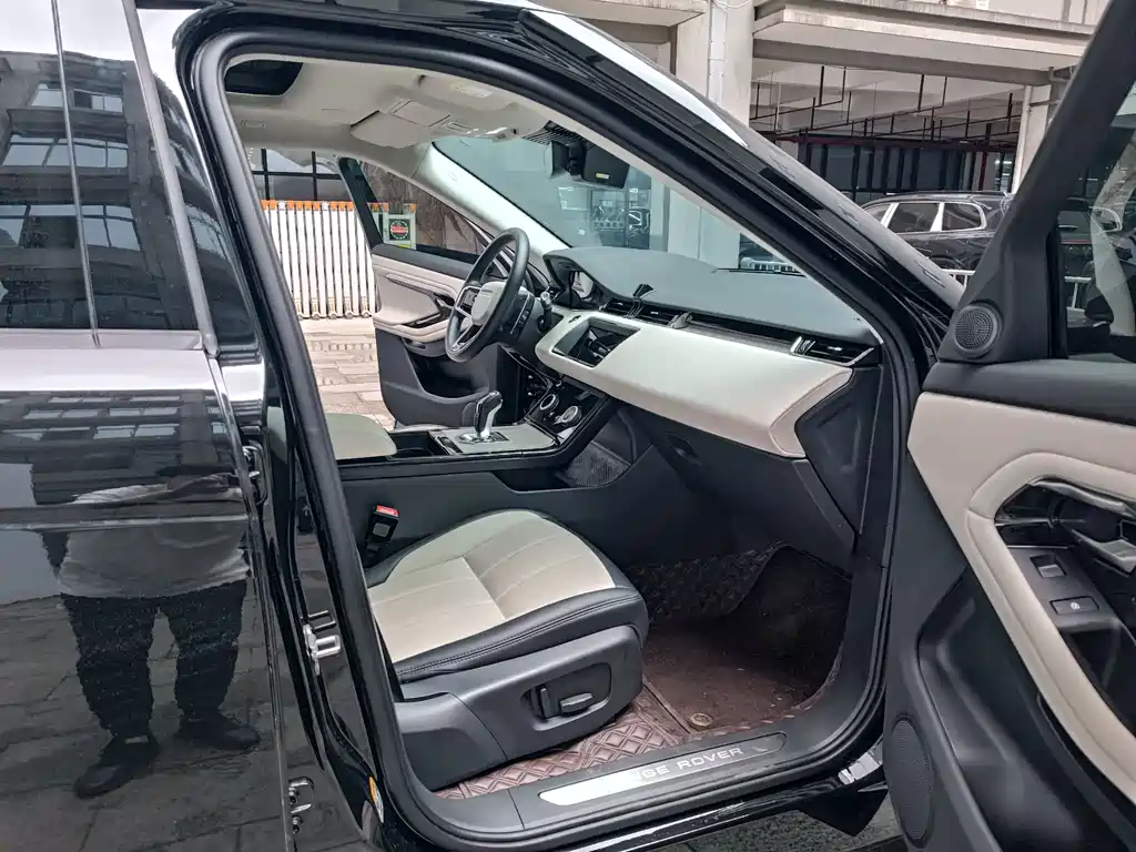 Land Rover Evoque — фото 11