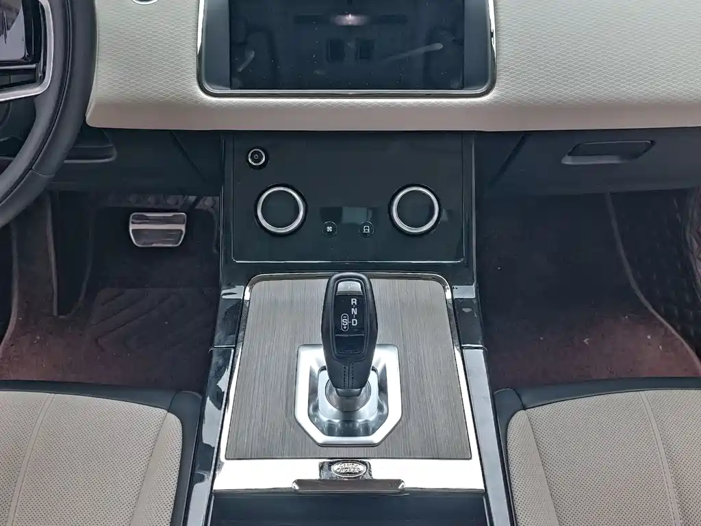Land Rover Evoque — фото 15