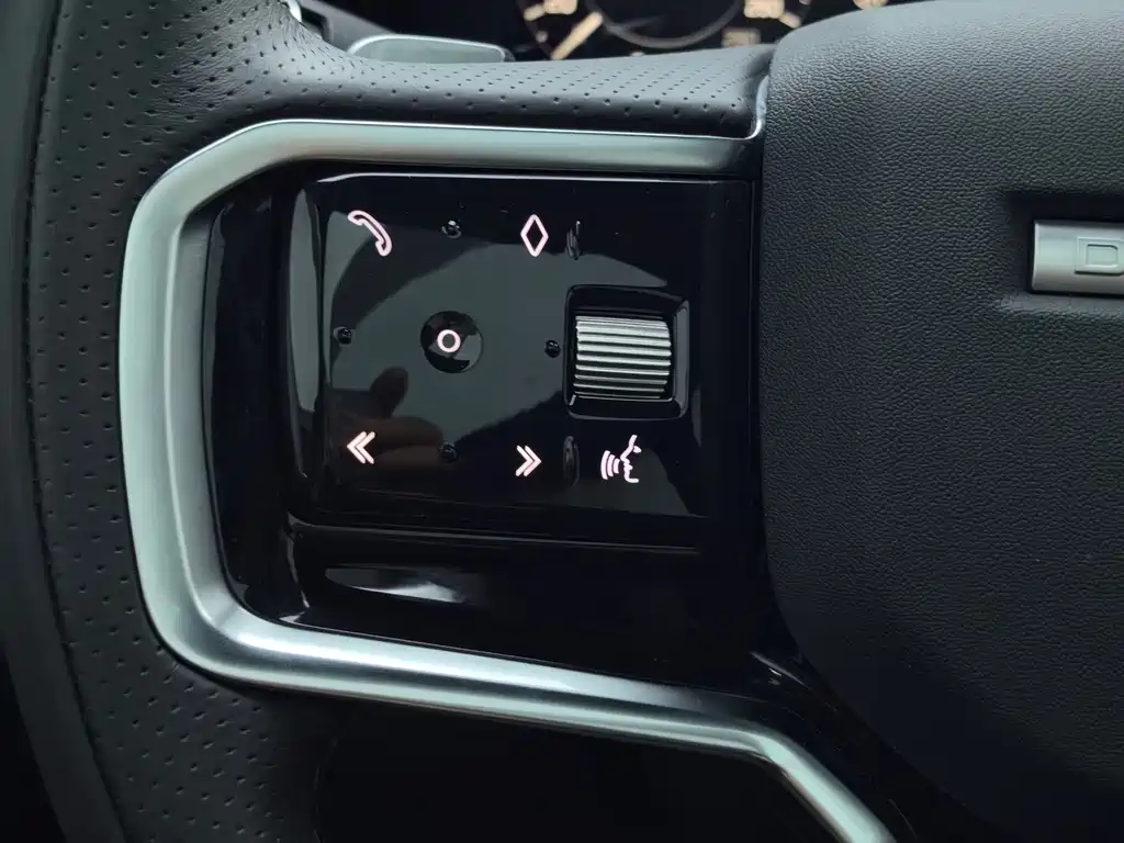 Land Rover Discovery Sport — фото 29