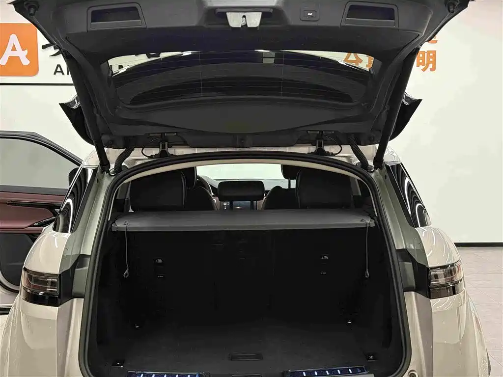 Land Rover Evoque — фото 15