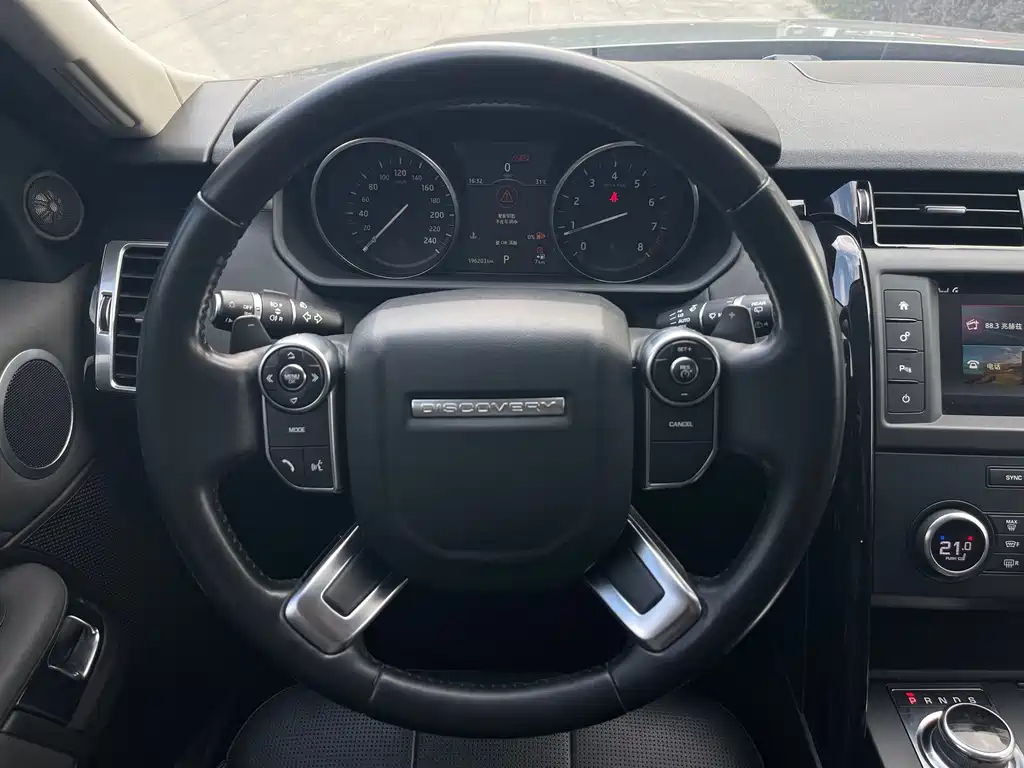 Land Rover Discovery — фото 17