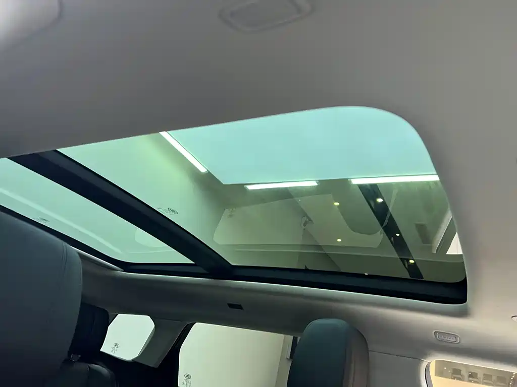 Land Rover Evoque — фото 25