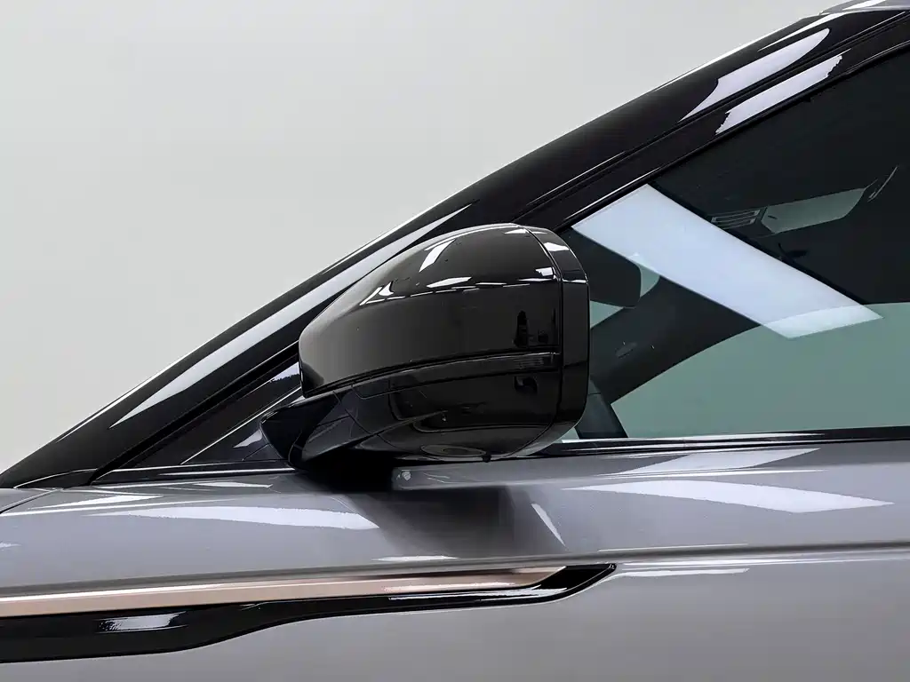 Land Rover Velar — фото 31