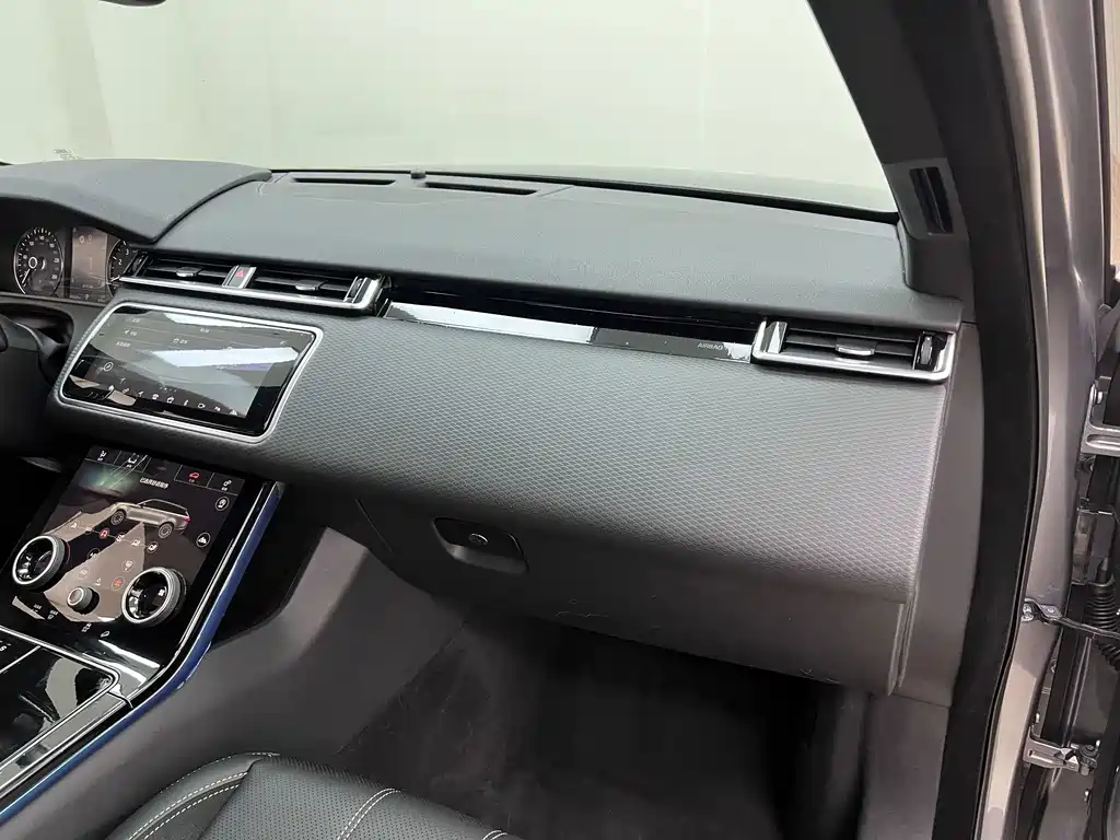 Land Rover Velar — фото 9